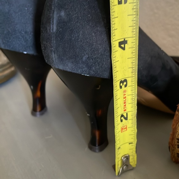 Women’s Salvatore Ferragamo black Suede Heels Shoes Pump - Picture 4 of 8